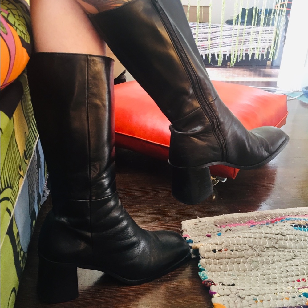 SOLD:.90s Black Leather Mid-Calf Chunky Boots - Picture 6 of 16